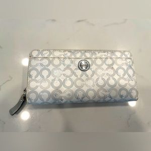 COACH long wallet